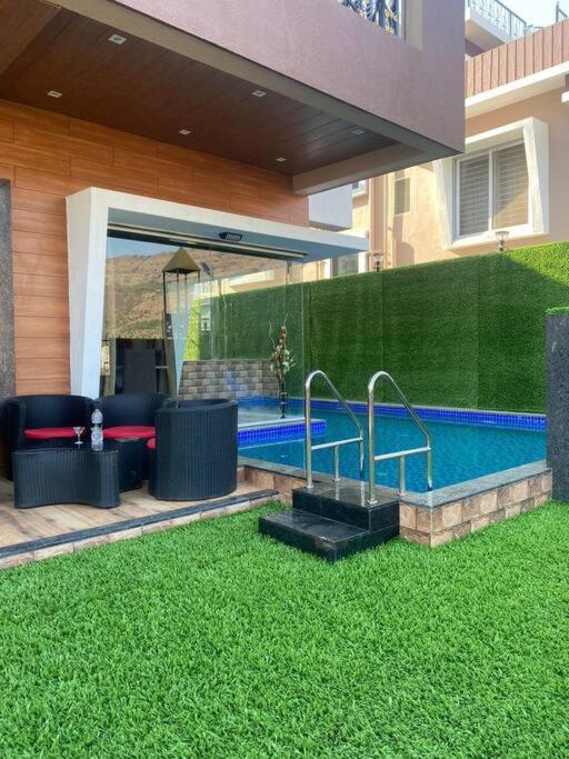 Mount Resorts Lonavala 5 Bhk Luxurious Villa With Private Pool And Full Size Cricket Football Turf Eksteriør billede